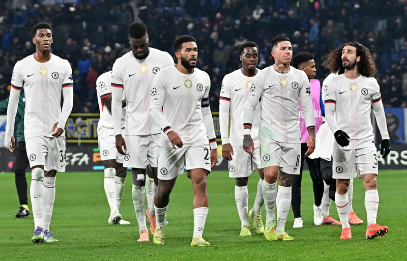 Gary Neville cảnh báo Chelsea: Trẻ trung thôi chưa đủ để vô địch